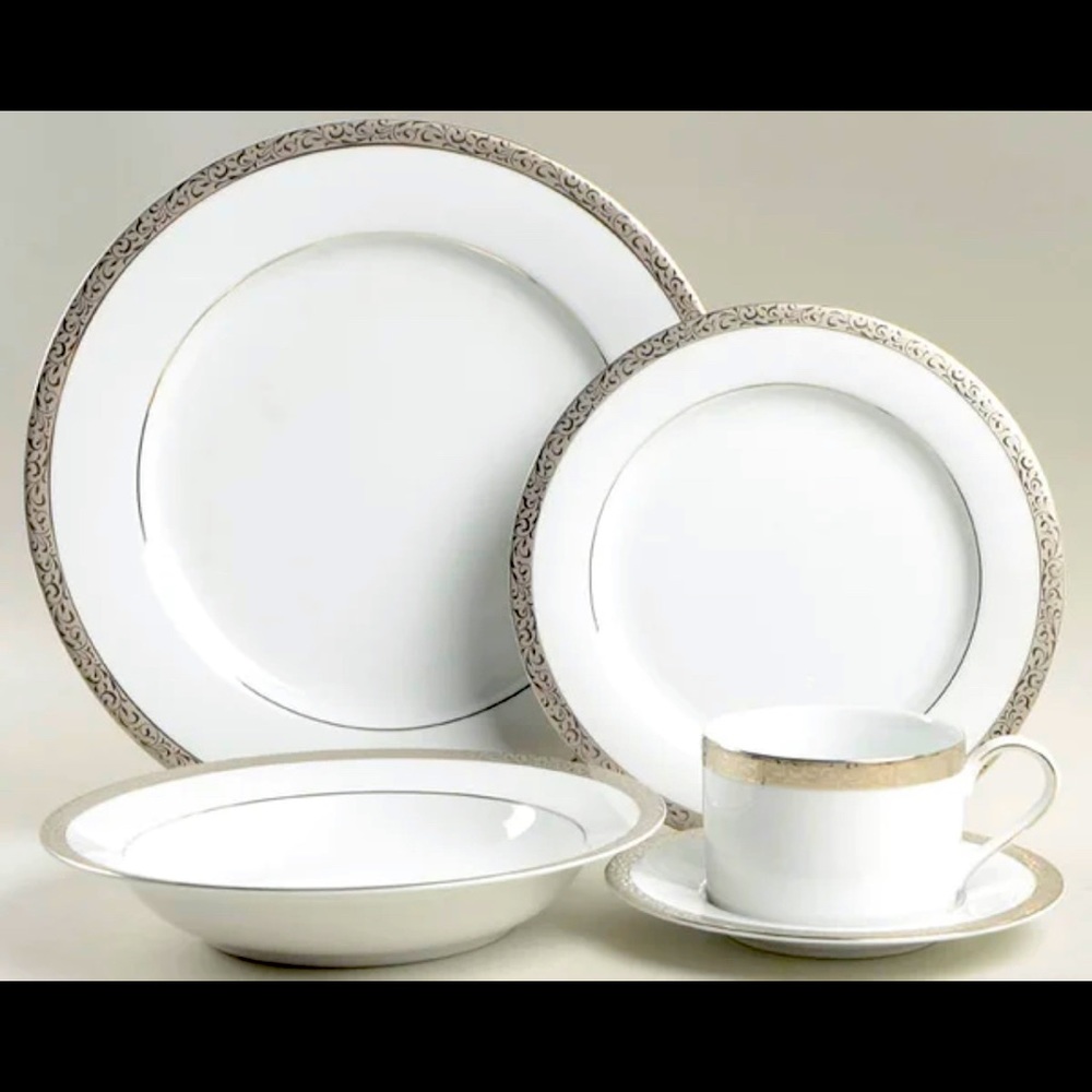 Platinum Filigree
by NIKKO 5 piece place setting